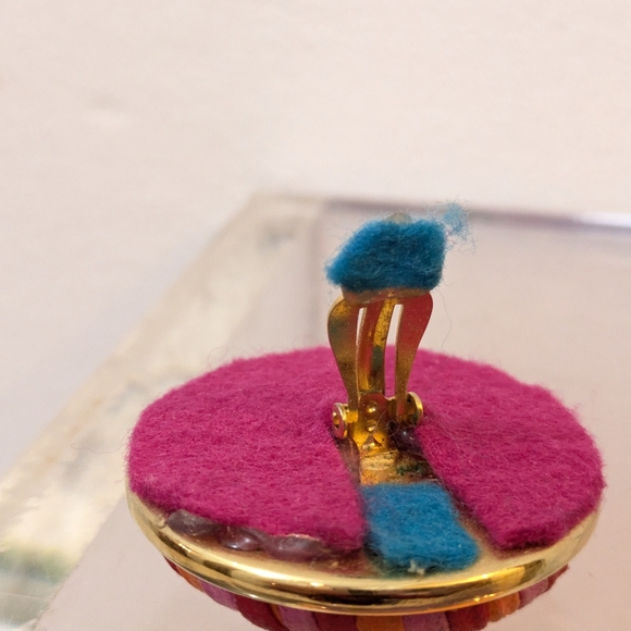 Vintage Round Clip Earrings, Pink Orange Gold, Fashion Jewelry - Picture 6 of 12